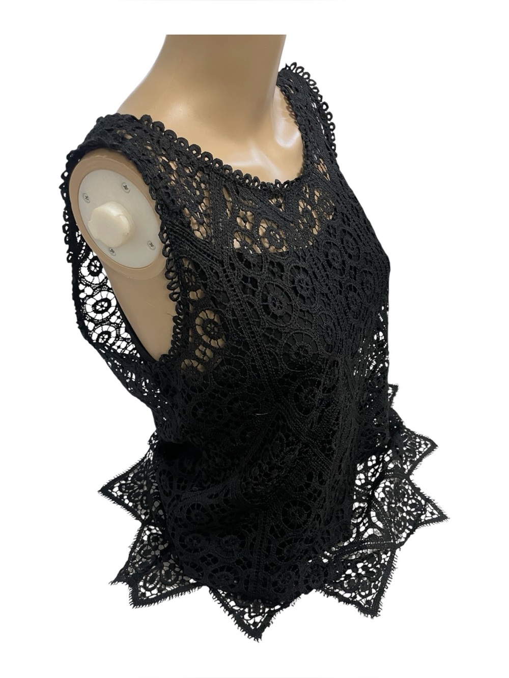 black sleeveless crochet lace top dark romantic whimsy goth sz L lined